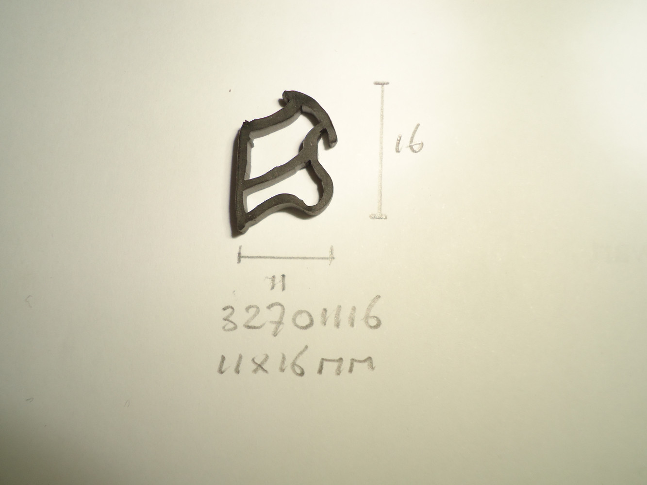 Kozijnrubber 11x16mm - Dsc03800 - 32701116