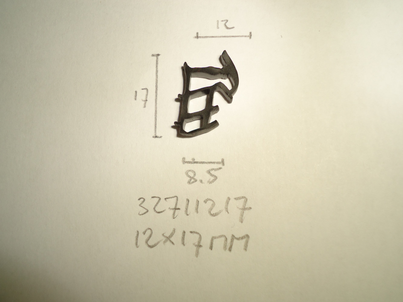 Kozijnrubber 12x17mm - Dsc04402 - 32711217