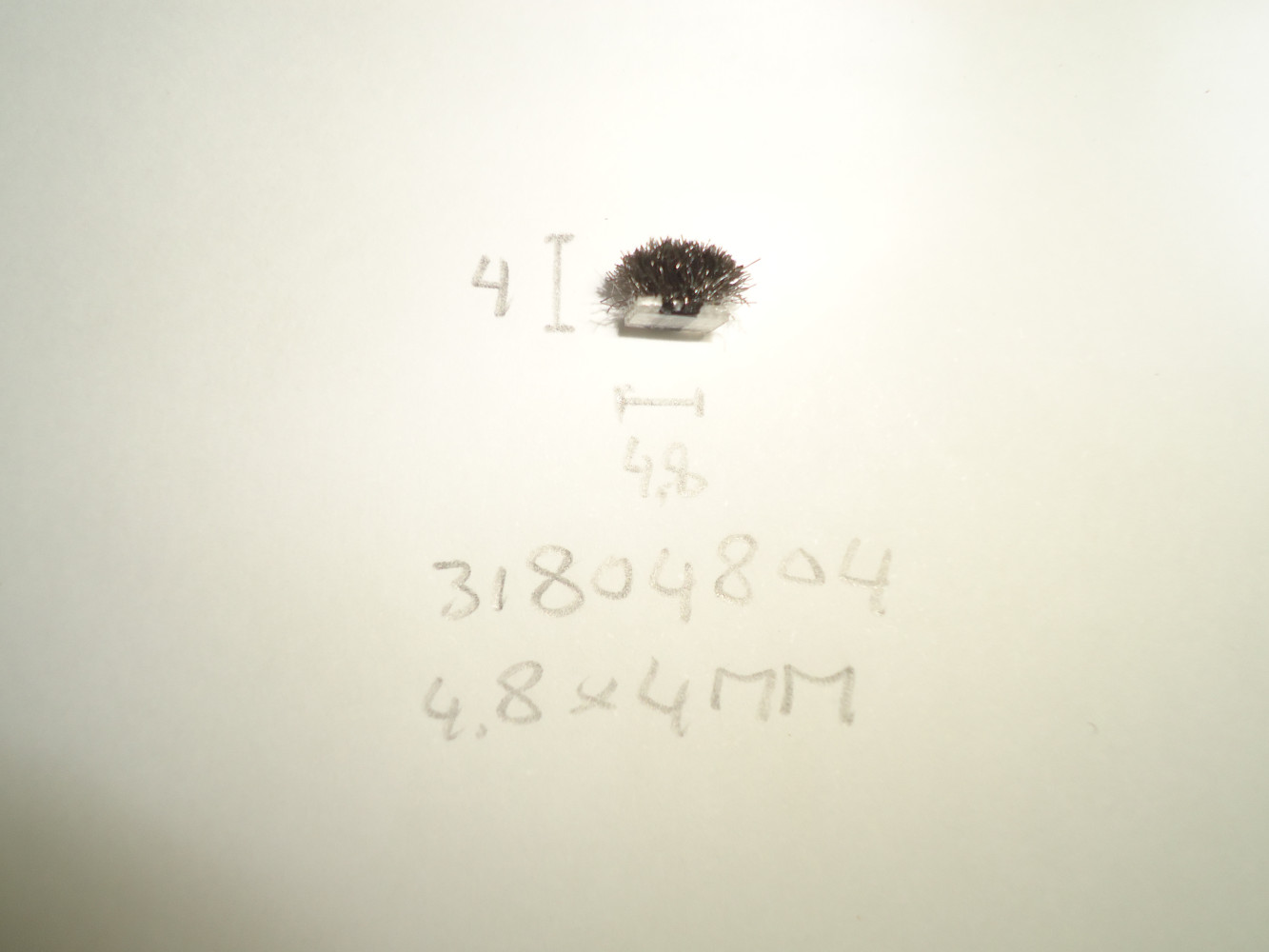 Borsteldichting 4,8x4mm - Dsc04774 - 31804804 katrolletje in vrd 