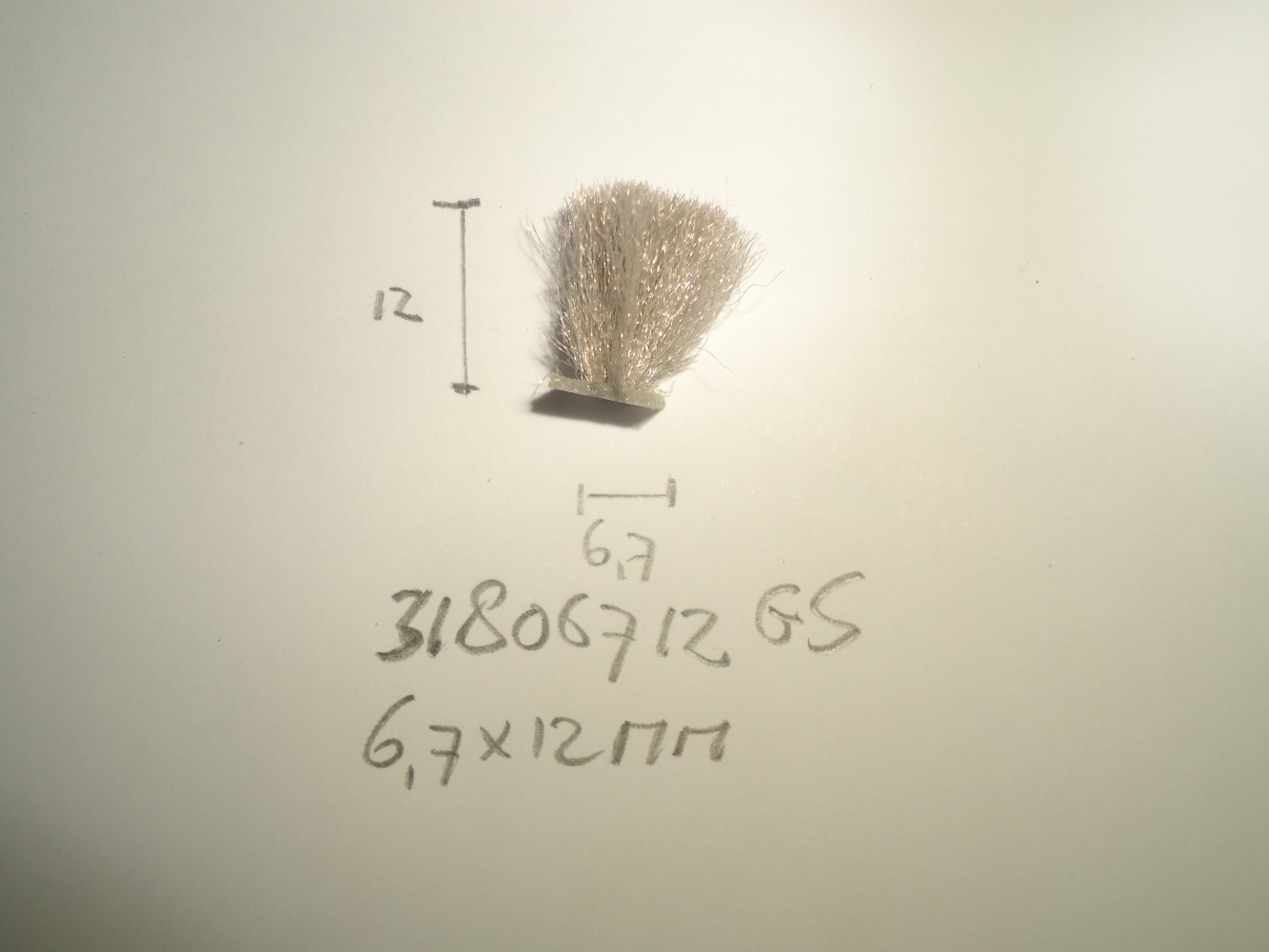 Borsteldichting 6.7x12mm grijs - Dsc04812 - 31806712GS 