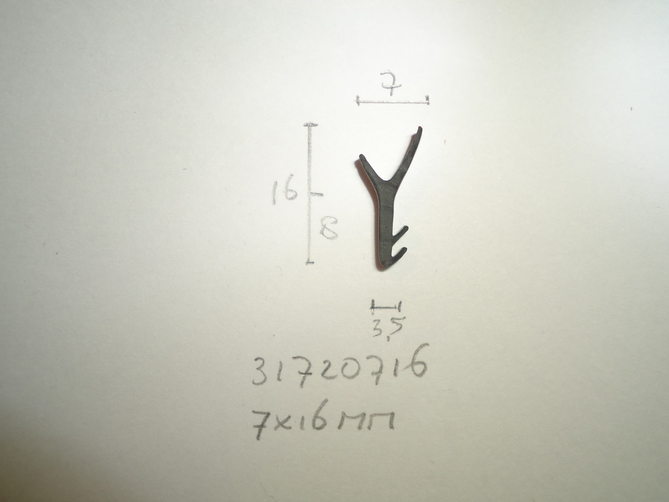 Kozijnrubber 7x16mm - Dsc05066 - 31720716