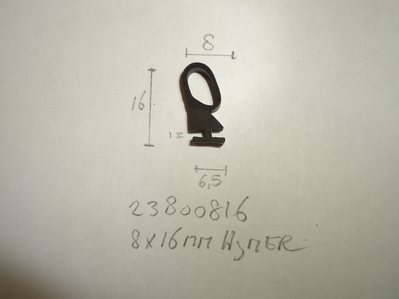 Afwerkrubber 8x16mm voetje 6.5mm - Dsc06119 - 23800816