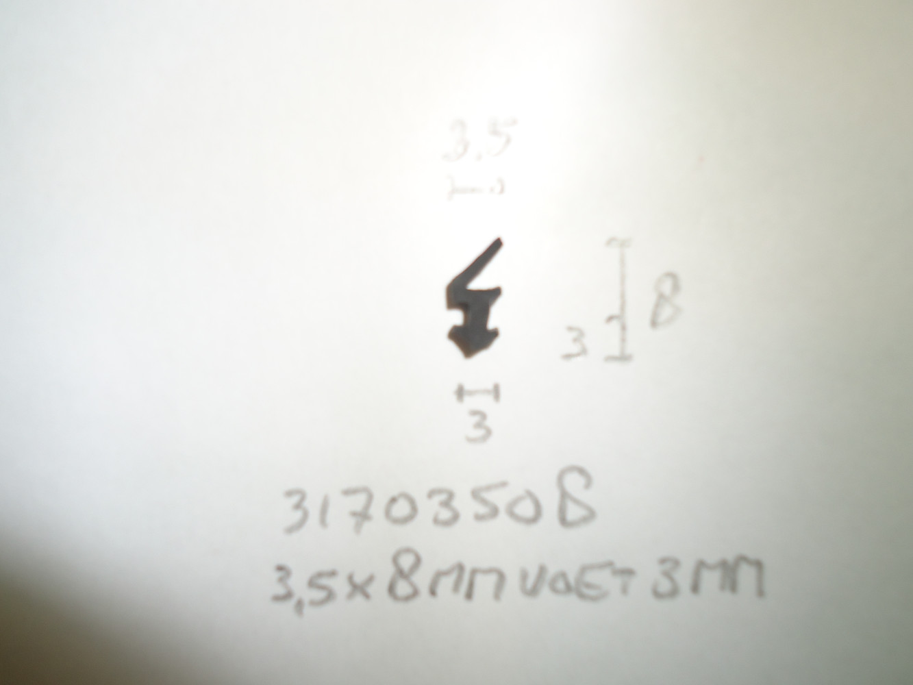 Kozijnprofiel 3.5x8mm voet 3mm - Dsc06961 - 31703508