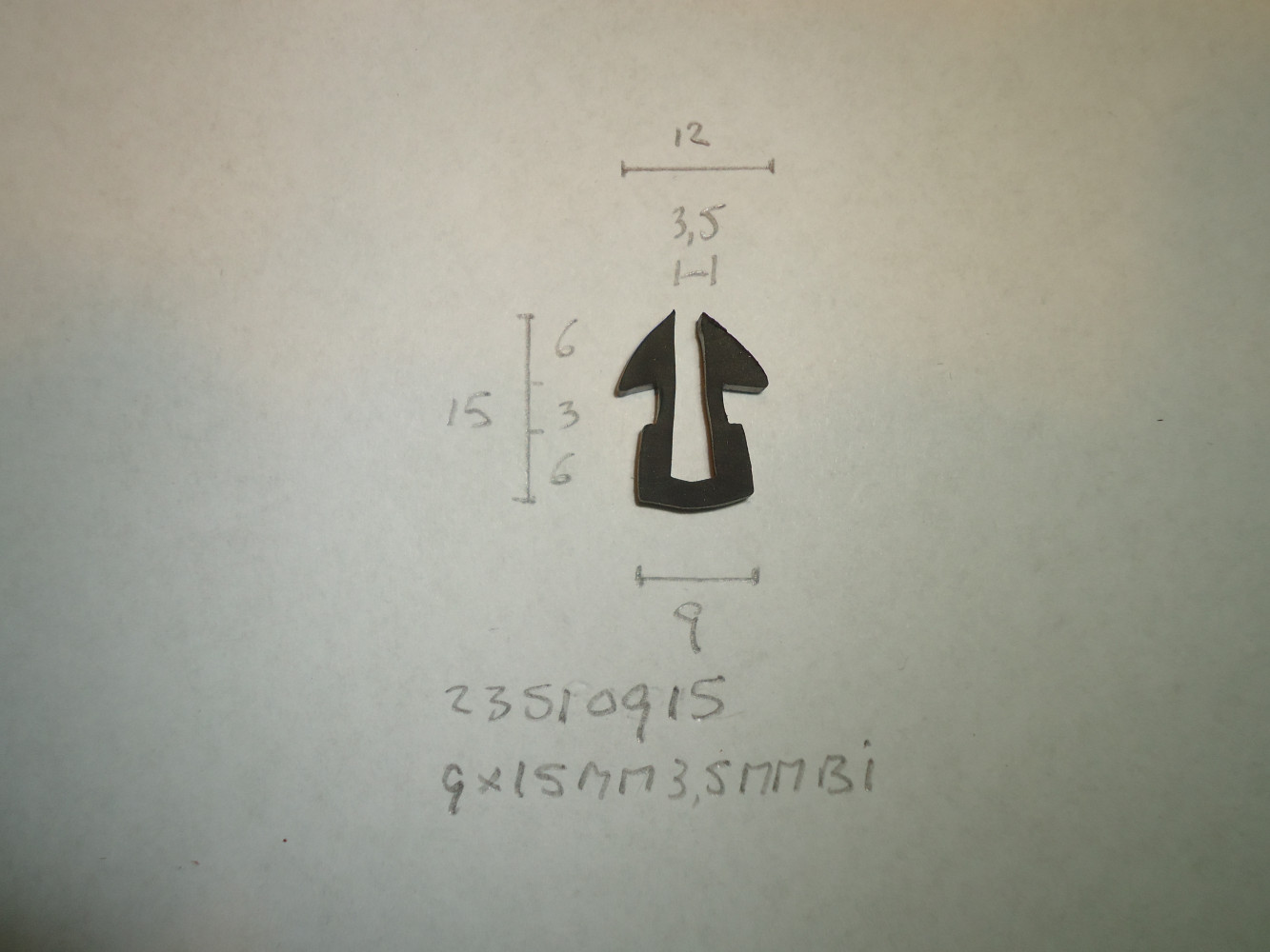 Raamrubber 9x15mm 3.5mm bi - Dsc07281 - 23510915