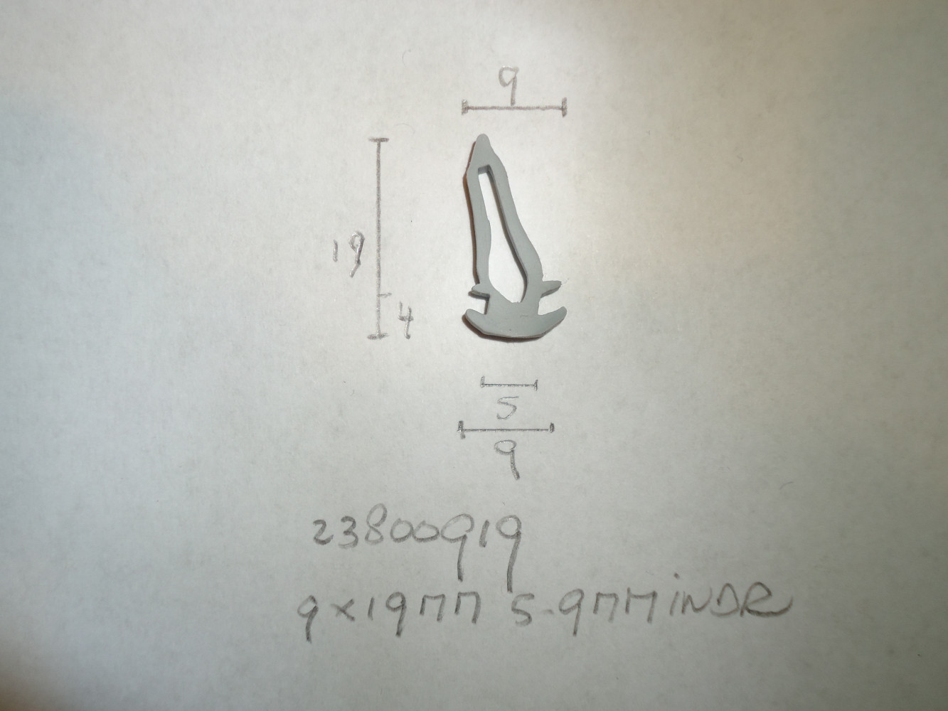 Deurrubber 9x19mm 5- 9mm indr - Dsc07522 - 23800919GR