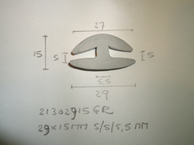 Voorruit rubber 29x15mm 5/5/5.5mm - Dsc08106 - 21302915GR