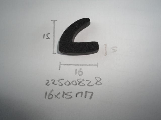 Kofferklep deur rubber 16x15mm - Dsc08274 - 22500828