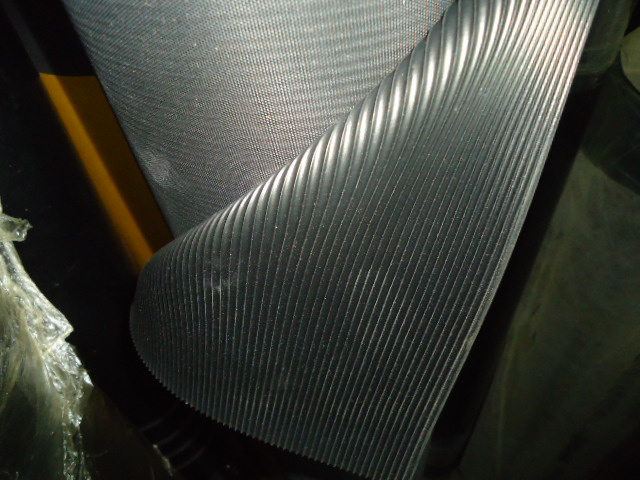 Fijnribloper 1200x3mm zwart - Dsc08573 1 - 30100120