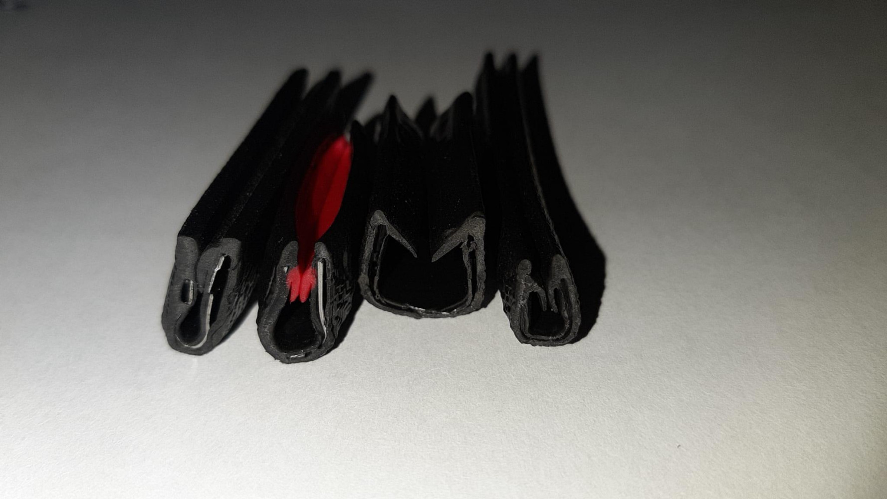 Kantafwerkprofiel zwart